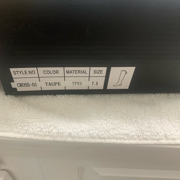 Boots- knee high - Picture 4 of 4